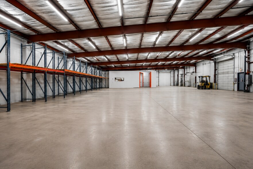 More Photos Of 2320 Michigan Ct, Arlington Light Distribution For Lease