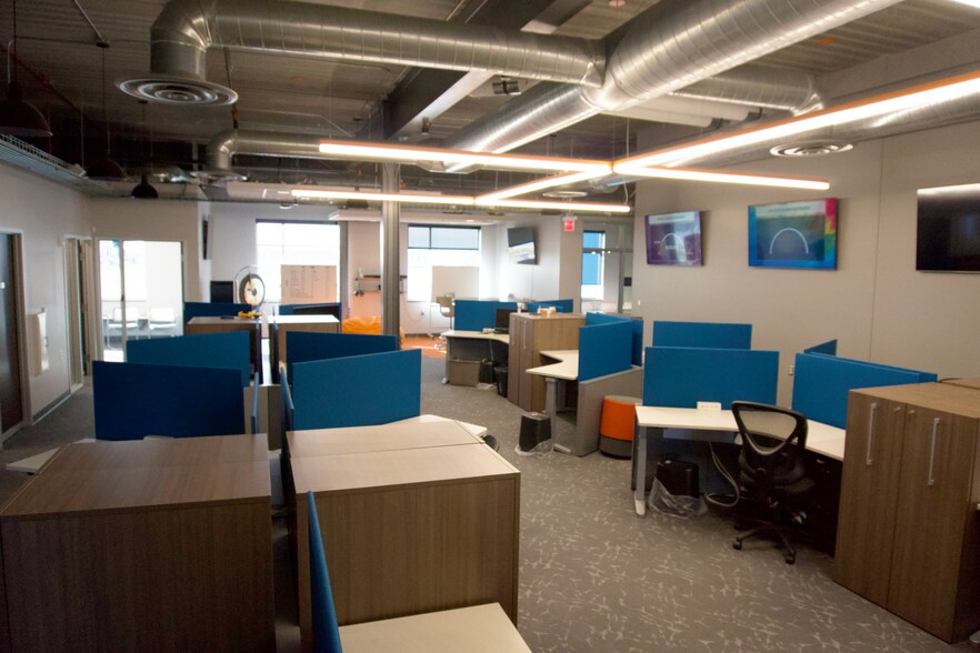 More Photos Of 3285 47th St S, Fargo Office For Sale