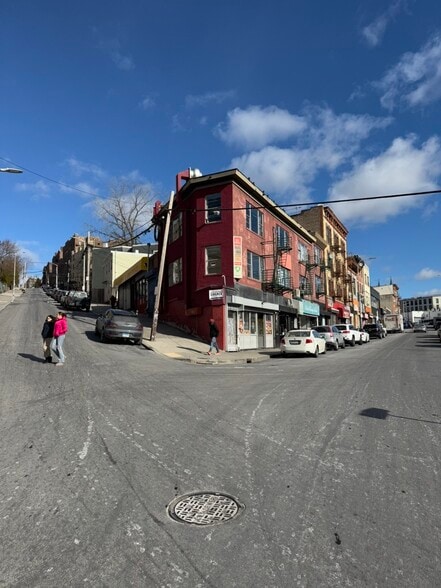 More Photos Of 15 Palisade Ave, Yonkers Storefront Retail Residential For Lease