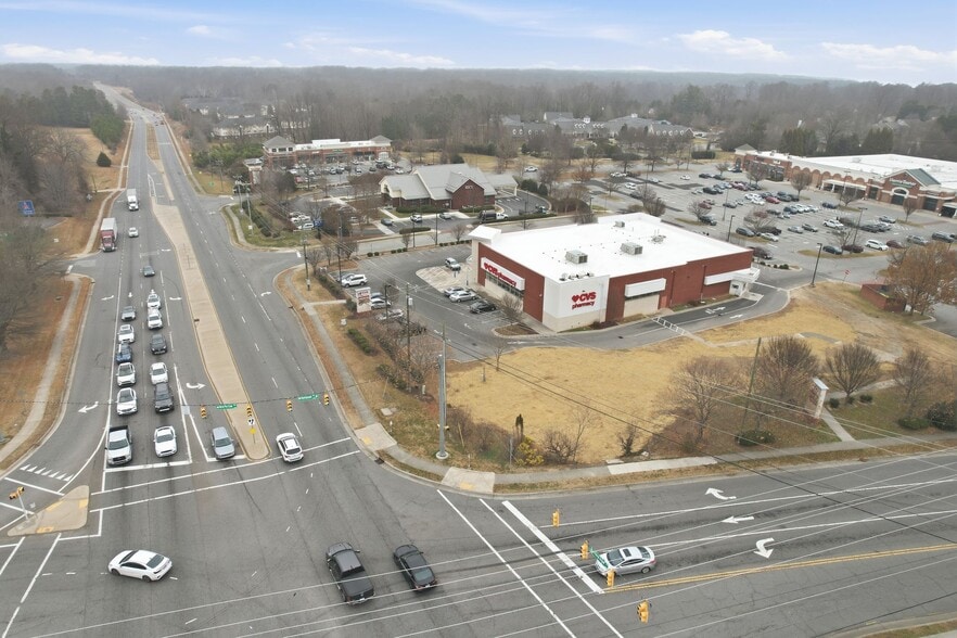More Photos Of 4000 Battleground Ave, Greensboro Drugstore For Sale
