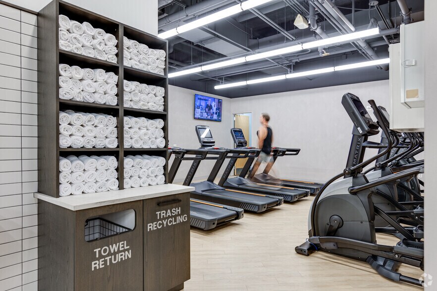 More Photos Of 60 S 6th St, Minneapolis Office For Lease