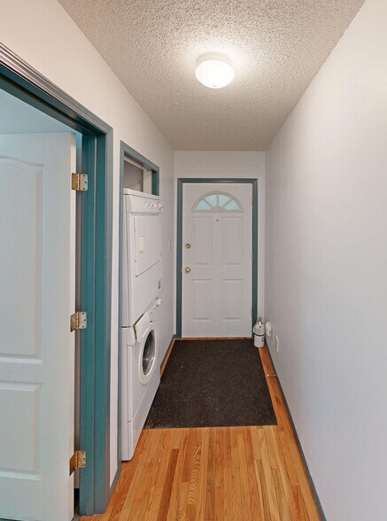 More Photos Of 10941 81 Av NW, Edmonton Dormitory For Sale