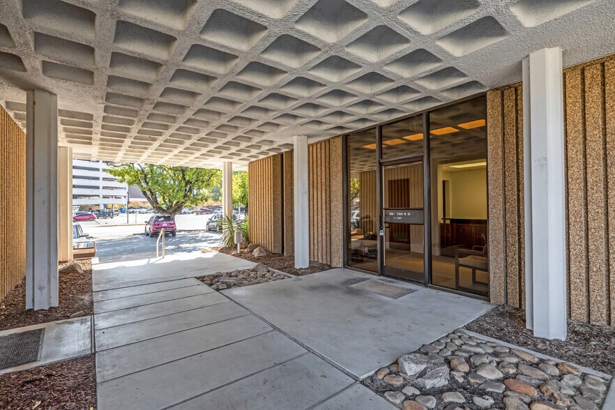 More Photos Of 1001 Carter St, Chattanooga Medical For Lease