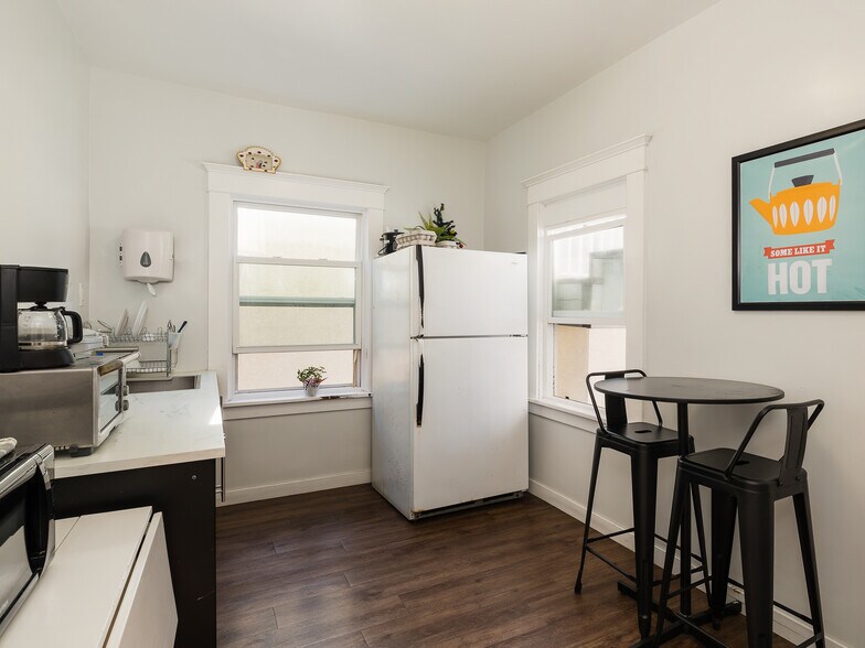 More Photos Of 221 Concord St, El Segundo Apartments For Sale