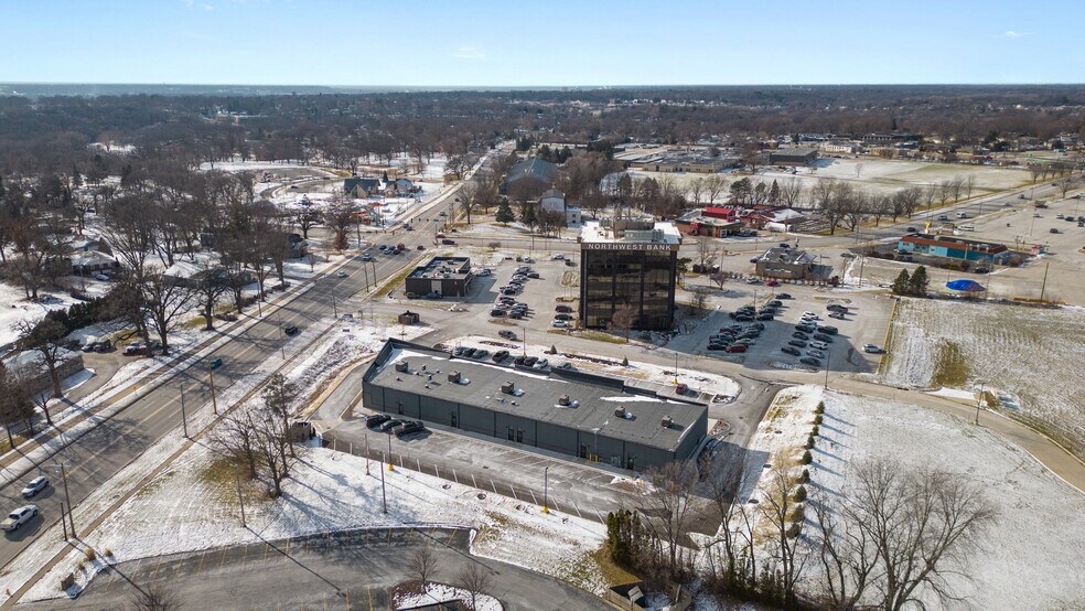 More Photos Of 2570 Middle, Bettendorf General Retail For Sale