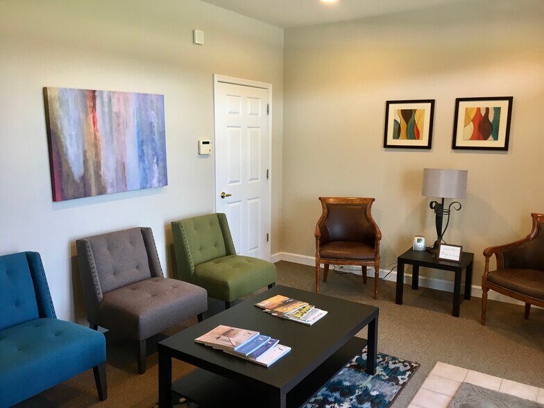 More Photos Of 705-711 Peninsula Dr, Davidson Office For Lease