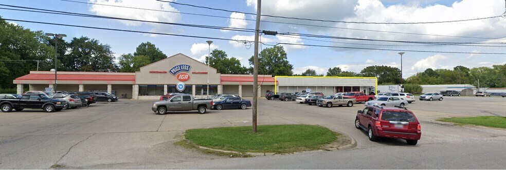 More Photos Of 807 E North Ave, Flora Storefront For Lease