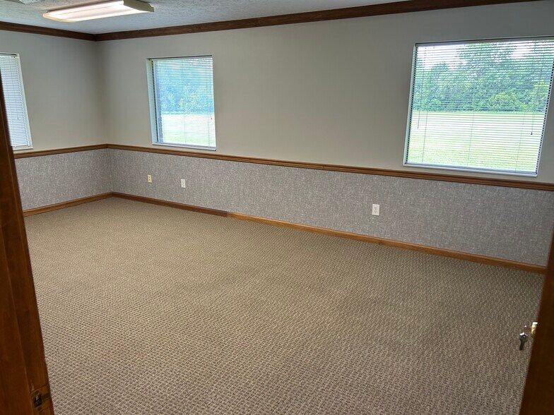 More Photos Of 8517 N Dixie Dr, Dayton Medical For Lease