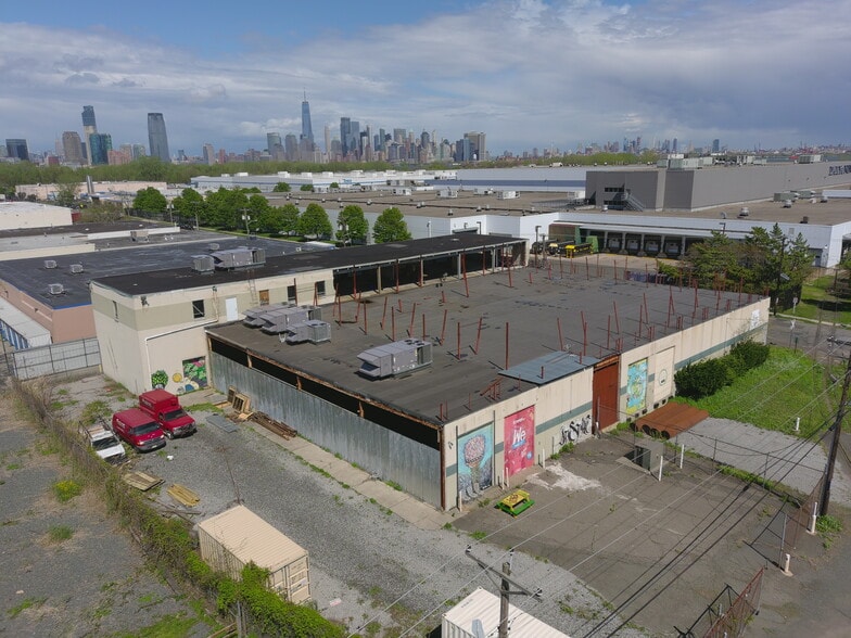 More Photos Of 1 Edward Hart Dr, Jersey City Industrial For Lease