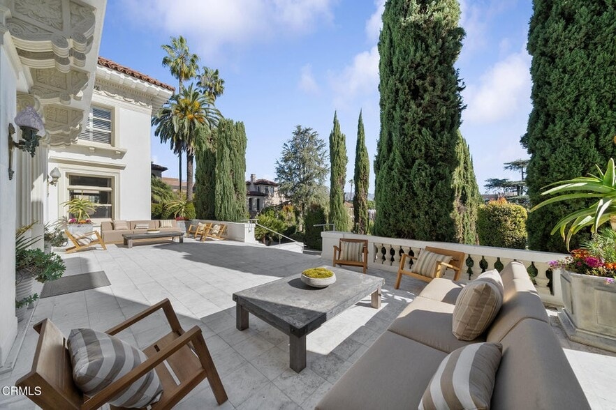 More Photos Of 380 Green St, Pasadena Office Residential For Sale