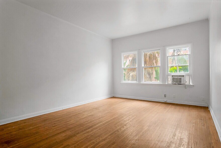 More Photos Of 712 S Stanley Ave, Los Angeles Apartments For Sale