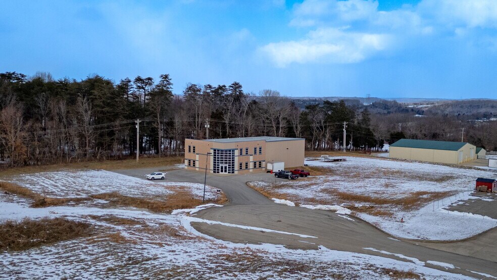 More Photos Of 258 Gardner Way, Mount Washington Light Distribution For Lease