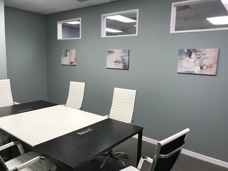 More Photos Of 100 2nd Ave N, Saint Petersburg Office For Lease