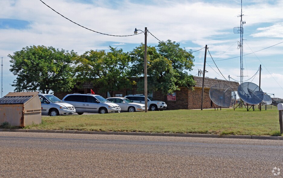 More Photos Of 3218 N Quincy St, Plainview Office For Sale