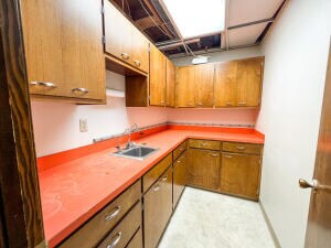 More Photos Of 717 - 719 Main Ave, Brookings Medical For Sale