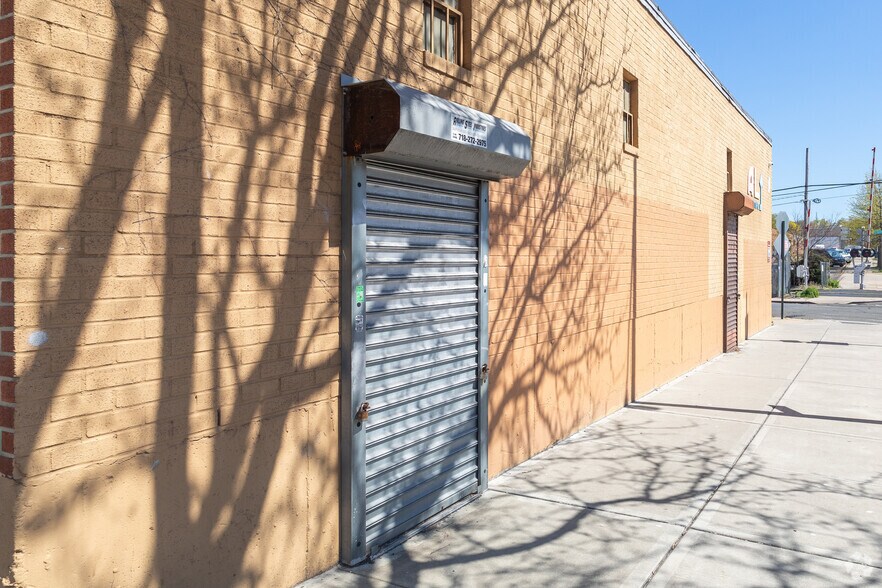 More Photos Of 8805 76th Ave, Glendale Warehouse For Sale