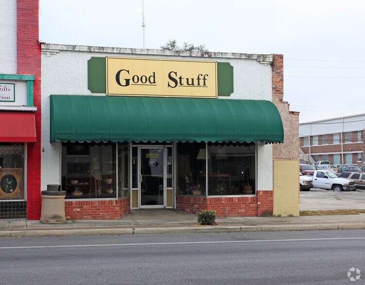 More Photos Of 111 W Howard St, Live Oak Storefront For Sale