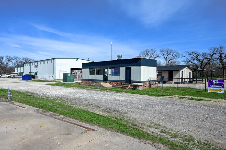 More Photos Of 19710 US Highway 377, Whitesboro Warehouse For Sale