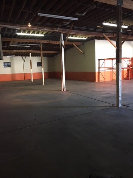 More Photos Of 1823 Commercial St NE, Albuquerque Warehouse For Sale