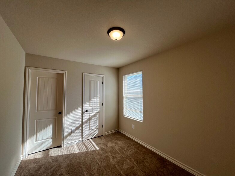 More Photos Of 7002 Donovan Way, San Antonio Apartments For Sale