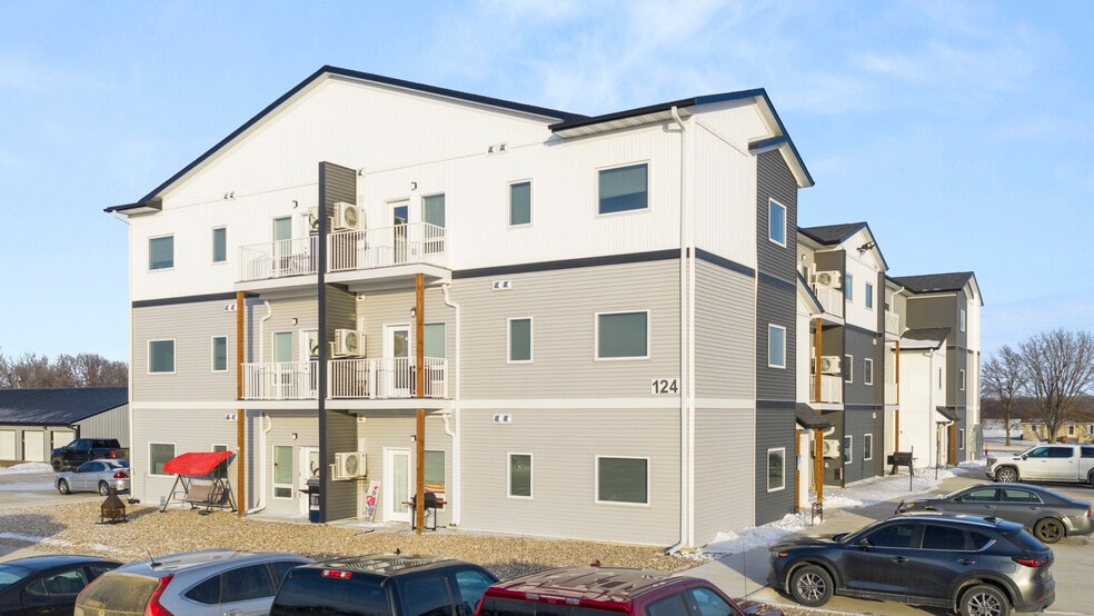 More Photos Of 120 & 124 W Hatting St, Luverne Apartments For Sale