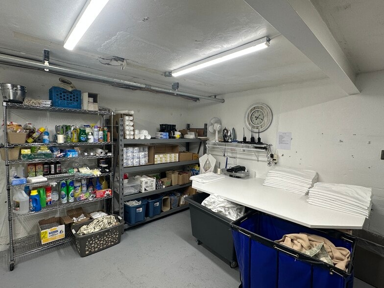 More Photos Of 171 Mission Rd, Wawa Hotel For Sale