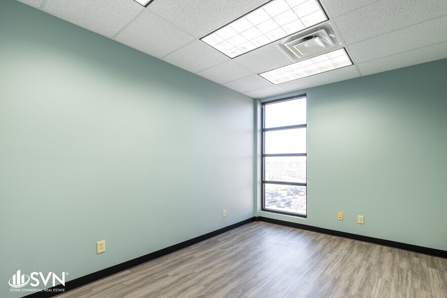 More Photos Of 1050 Monarch St, Lexington Office For Lease