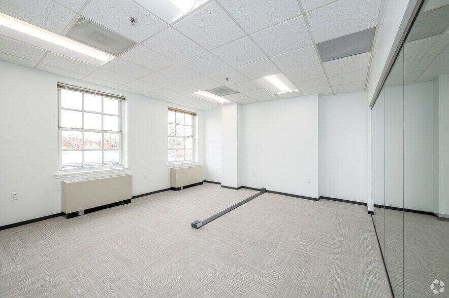 More Photos Of 510-526 King St, Alexandria Office For Lease