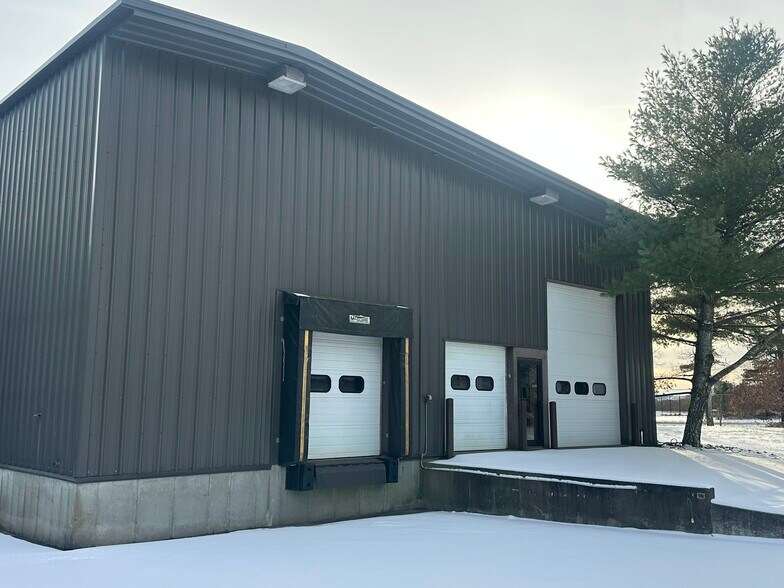 More Photos Of 22 A St, Edgartown Warehouse For Lease