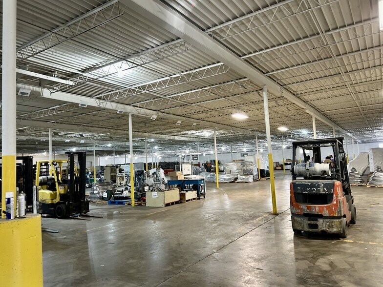 More Photos Of 729 Chapman Ave, Neenah Warehouse For Sale