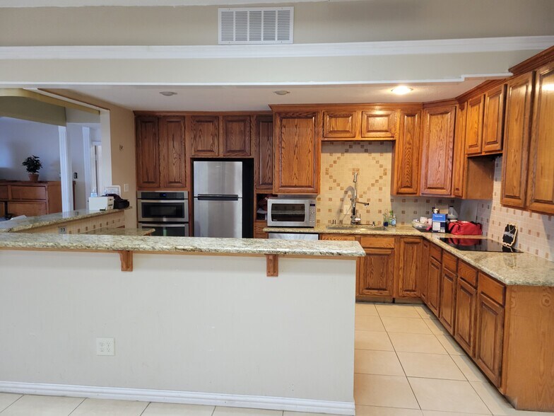 More Photos Of 2915 Broadway Blvd, Garland Religious Facility For Sale