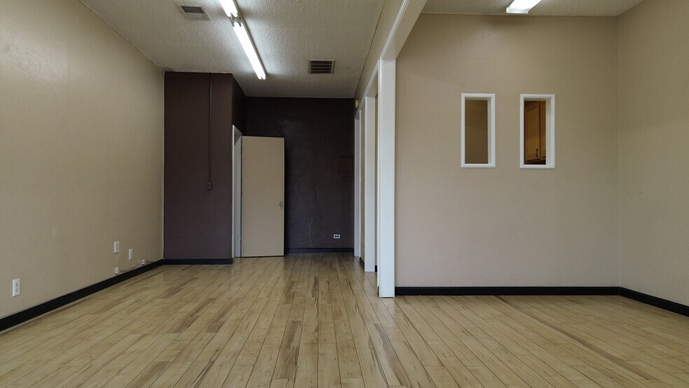 More Photos Of 2358-2368 Lincoln St, Oroville Office For Lease