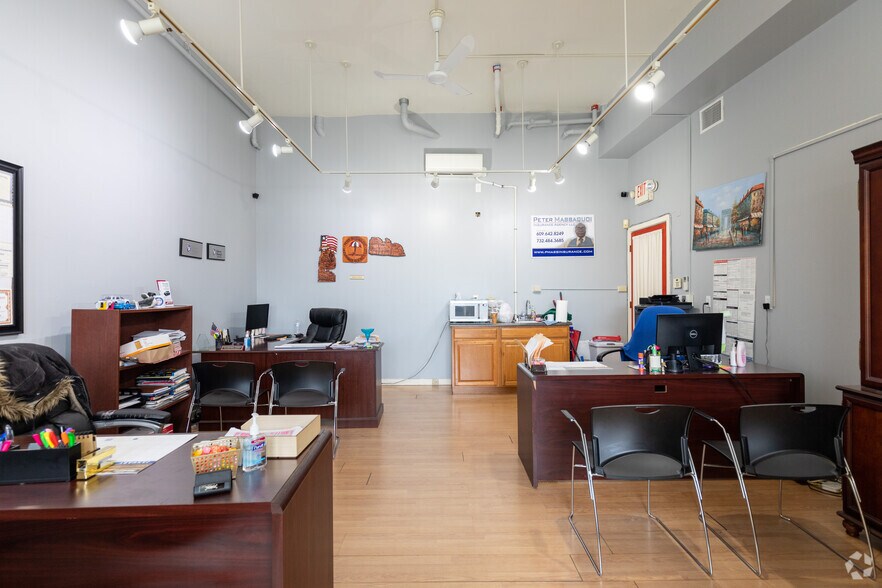 More Photos Of 439-451 S Broad St, Trenton Office For Lease