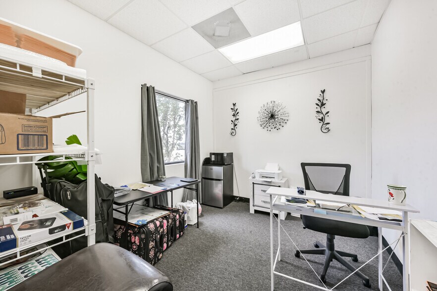 More Photos Of 20550 Townsen Blvd, Humble Loft Creative Space For Sale