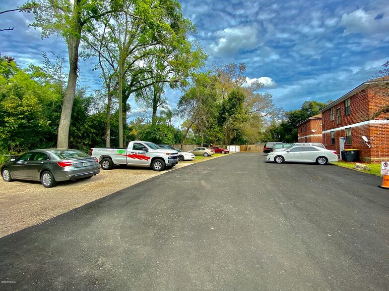 More Photos Of , Jacksonville Multifamily For Sale