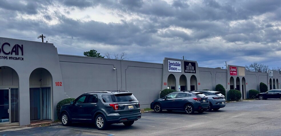 More Photos Of 237 Oxmoor Cir, Birmingham Unknown For Lease