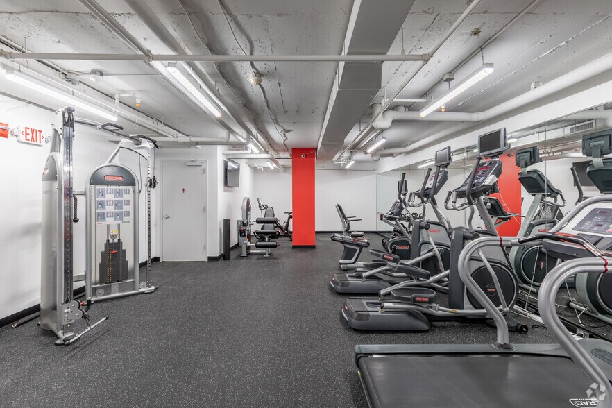 More Photos Of 565 Taxter Rd, Elmsford Office For Lease