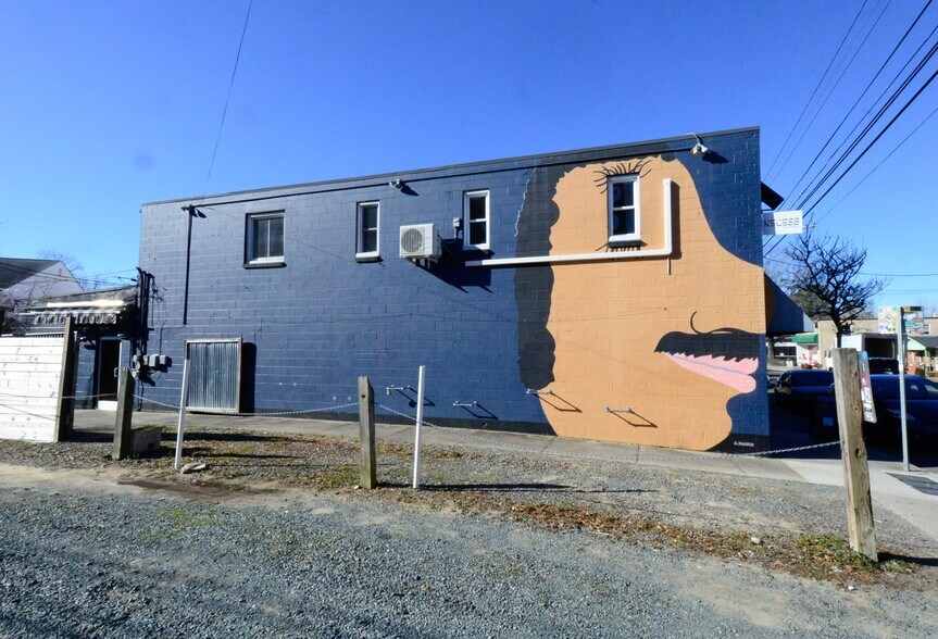 More Photos Of 705 W Rosemary St, Chapel Hill Storefront For Sale