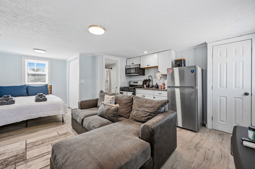 More Photos Of 5214 Old Lake Rd, Geneva Apartments For Sale
