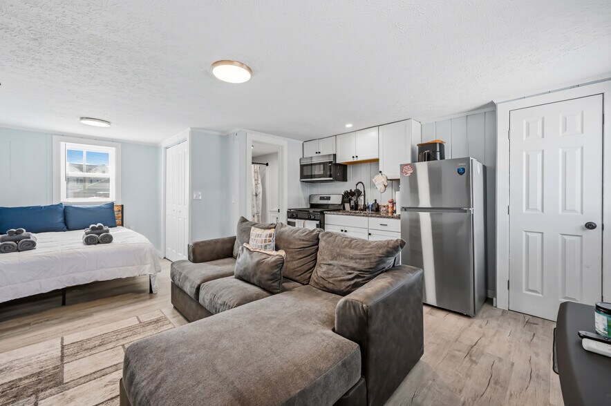 More Photos Of 5214 Old Lake Rd, Geneva Apartments For Sale