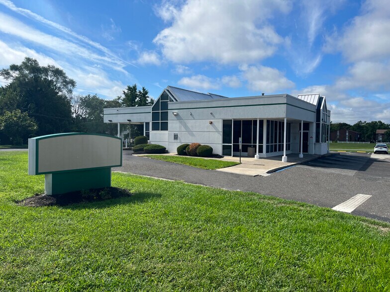 More Photos Of 1149 Cooper St, Beverly Bank For Sale