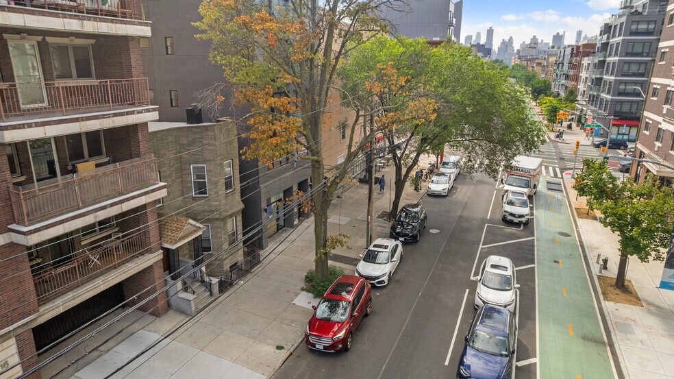 More Photos Of 21-12 31st ave, Astoria Apartments For Sale