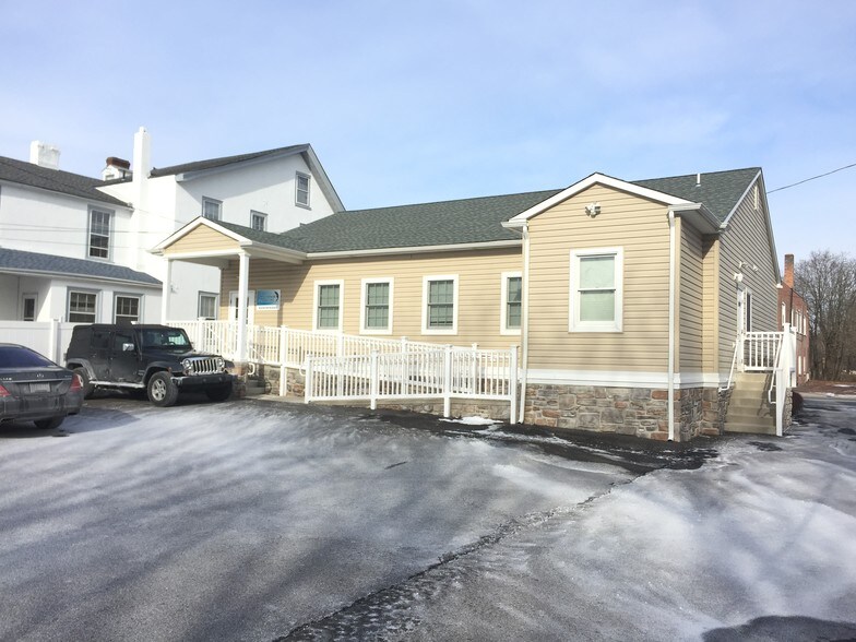 More Photos Of 66 N Main St, Sellersville Medical For Lease