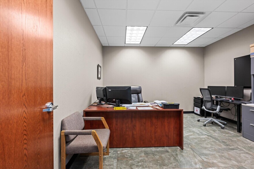 More Photos Of 12400 S Sunnylane Rd, Moore Manufacturing For Lease