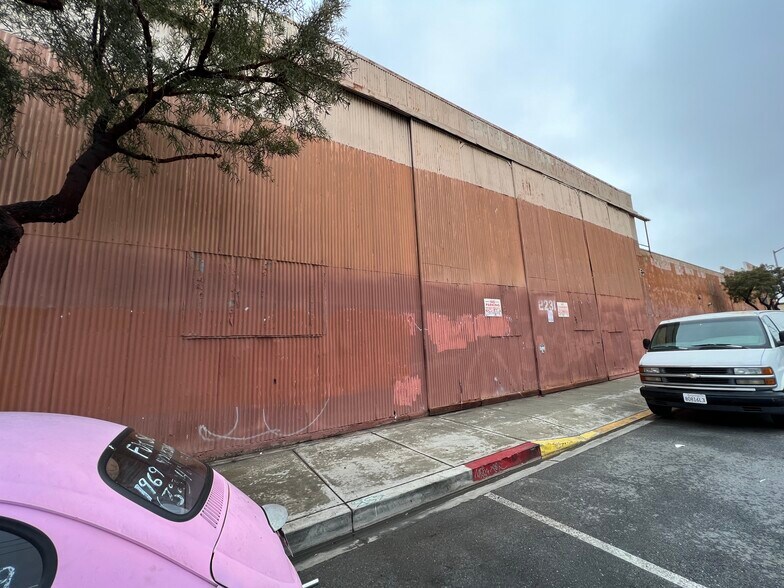 More Photos Of 2231 Randolph St, Huntington Park Manufacturing For Lease