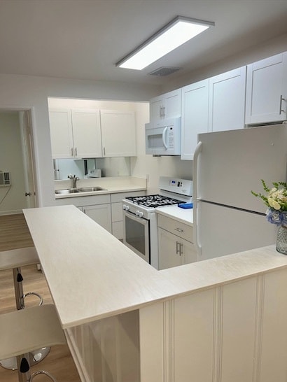 More Photos Of 1453 S Westgate Ave, Los Angeles Apartments For Sale