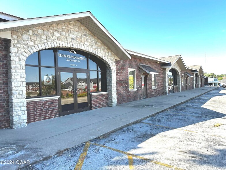 More Photos Of 2702 Cunningham Ave, Joplin Medical For Lease