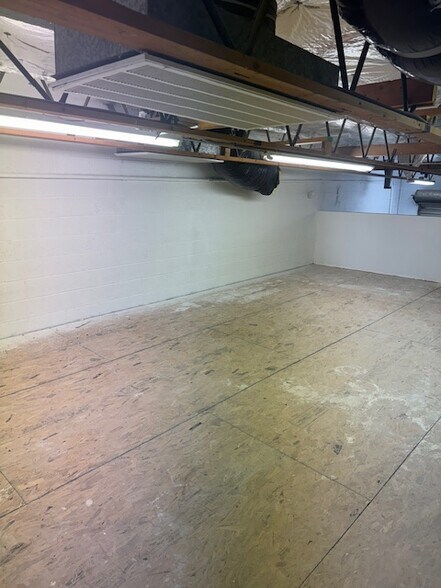 More Photos Of 1590 Foothill Dr, Boulder City Light Distribution For Sale