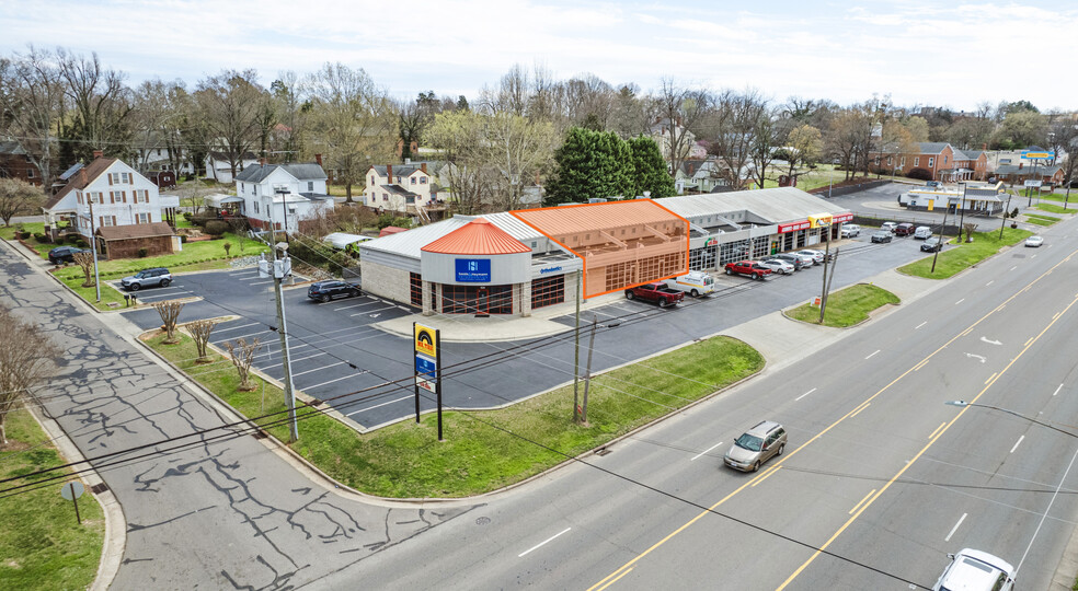 Primary Photo Of 416-424 N Madison Blvd, Roxboro General Retail For Lease