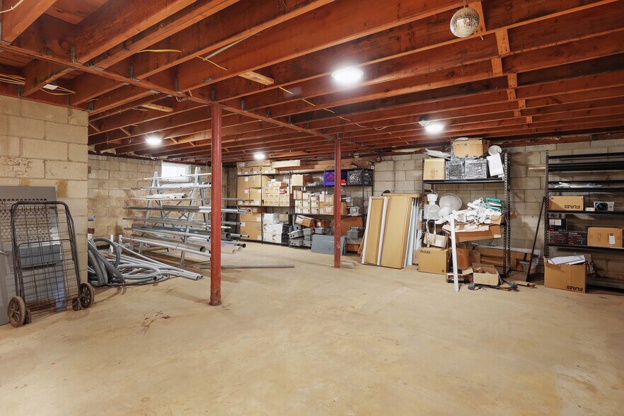 More Photos Of 215 Washington Rd, Sayreville Storefront Retail Residential For Lease